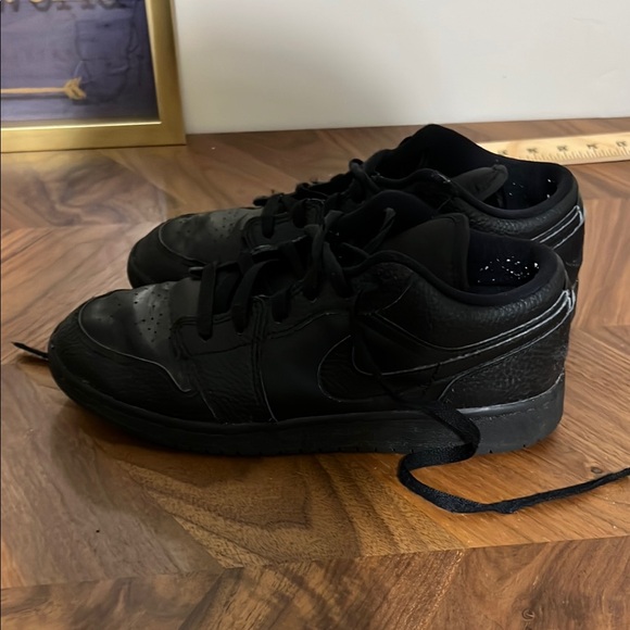 Jordan 1 low Black Sneakers Classic Athletic Design - Picture 3 of 5